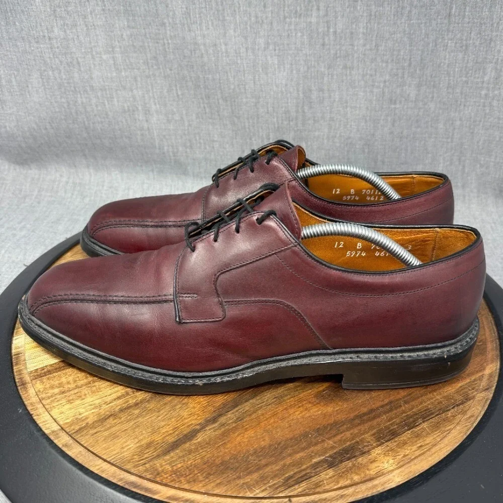 Allen Edmonds Men's 12 B Narrow 